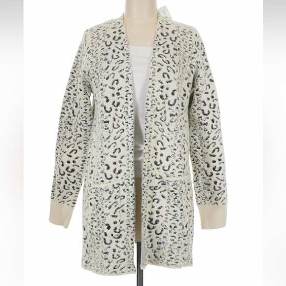 Evolution By Cyrus Sweaters - NWT Chic Cream and Black Leopard Cardigan